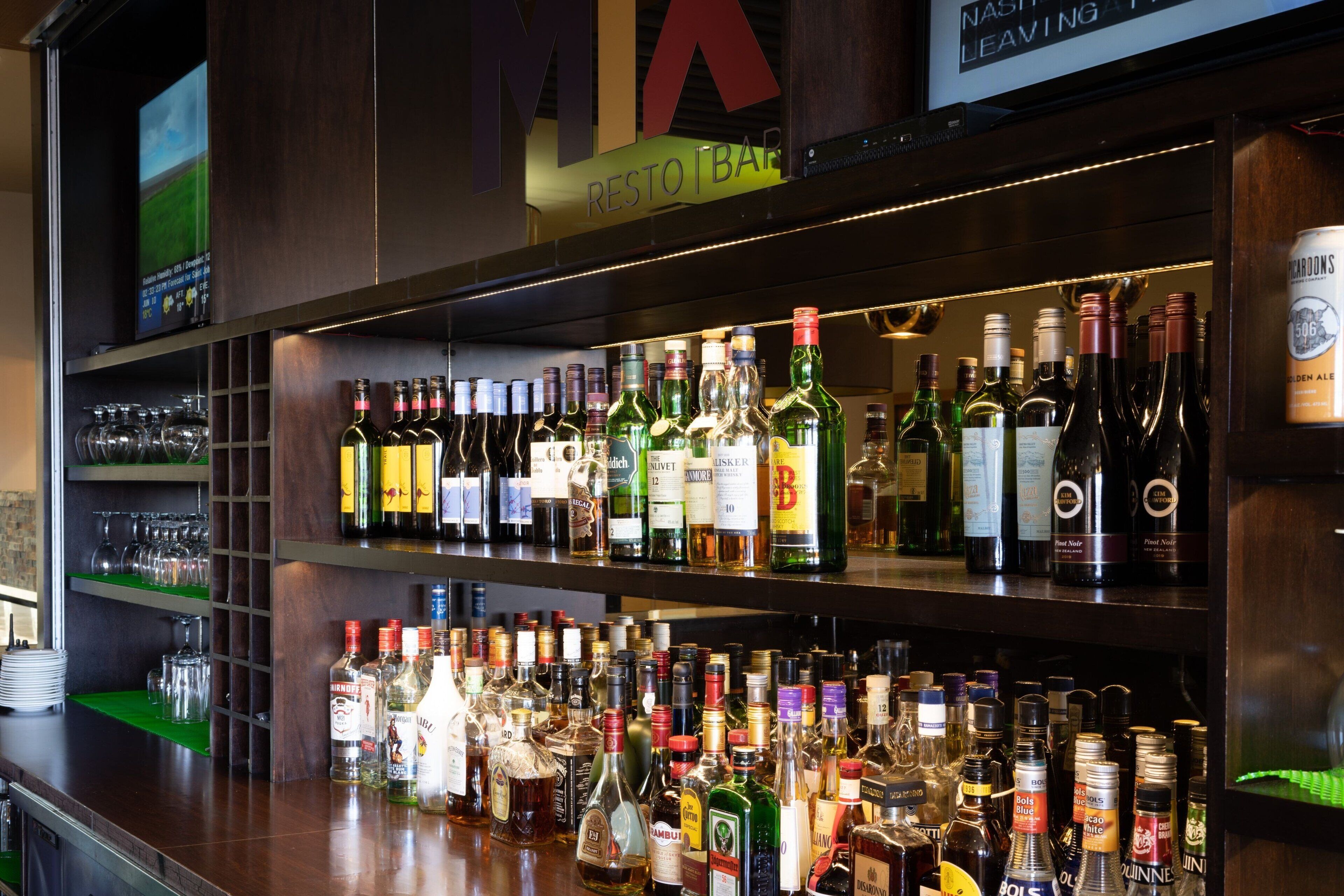 Bar (trong khuôn viên)