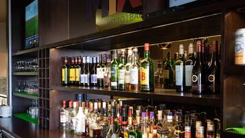 Bar (trong khuôn viên)