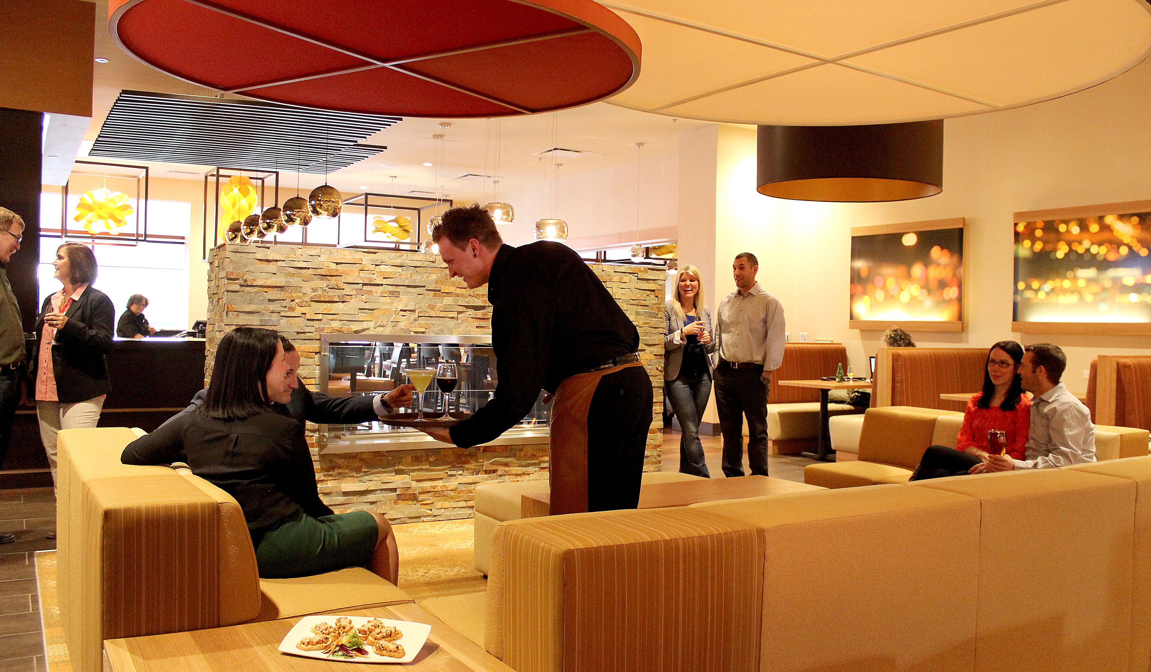 Ze serveren er ontbijt, lunch en diner 