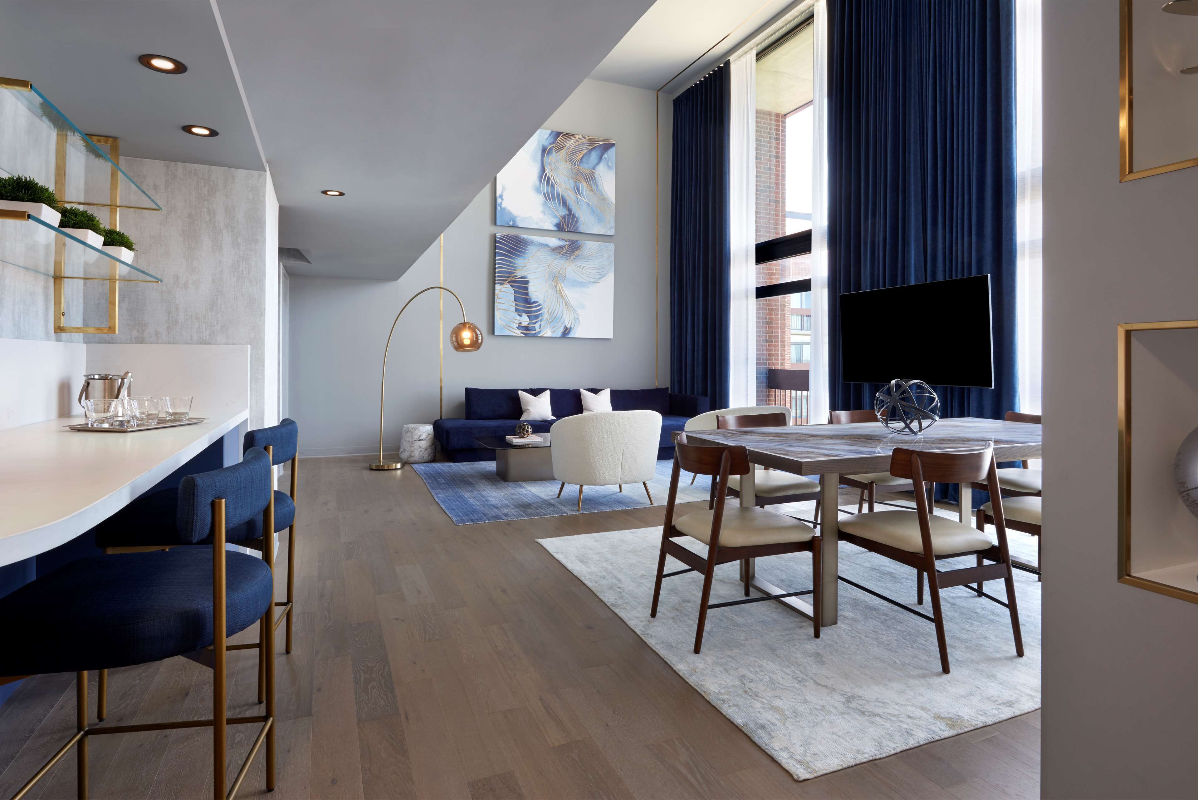 Mississauga One Bedroom Suite | Pillowtop beds, in-room safe, desk, laptop workspace