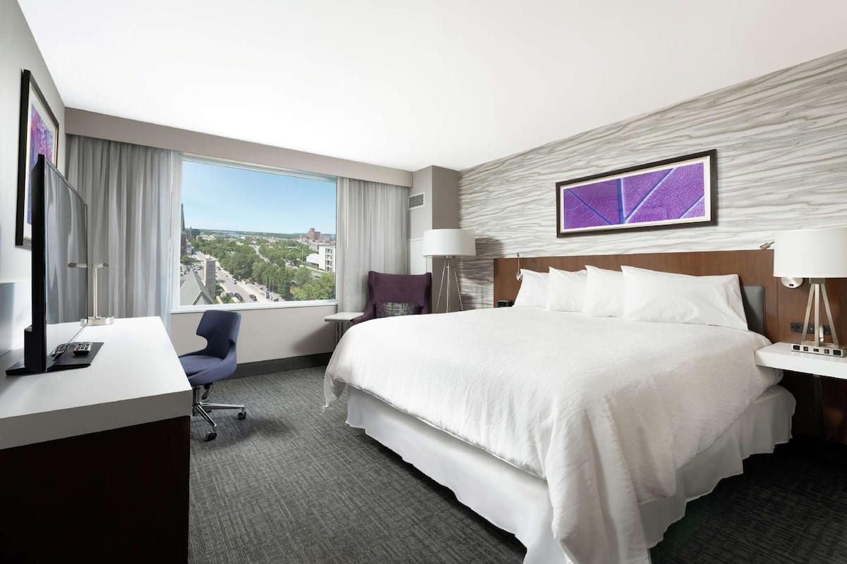 Hypo-allergenic bedding, Tempur-Pedic beds, blackout drapes