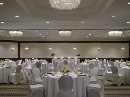 Chelsea Hotel, Toronto - Image 14