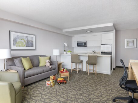 Chelsea Hotel, Toronto - Image 42