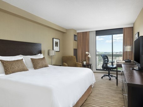 Chelsea Hotel, Toronto - Image 17