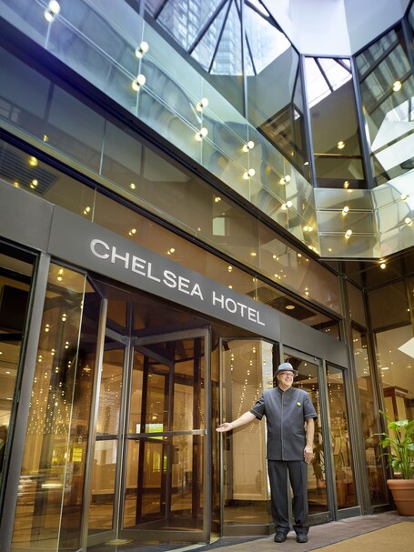 Chelsea Hotel, Toronto - Image 20