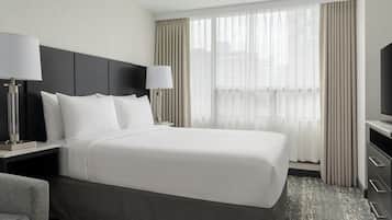 Suite, 1 Schlafzimmer, Stadtblick | Allergikerbettwaren, Pillowtop-Betten, Zimmersafe, Schreibtisch
