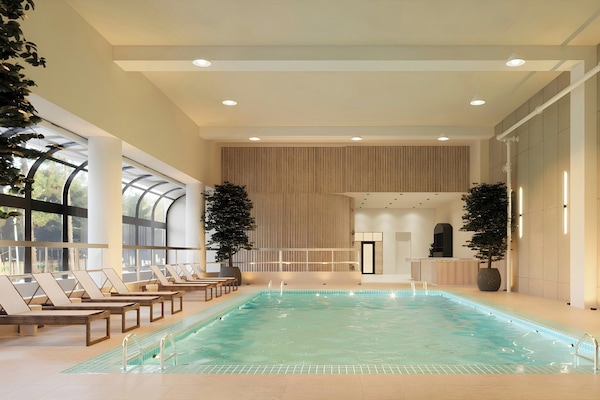 2 indoor pools, sun loungers