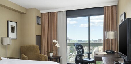Chelsea Hotel, Toronto - Image 78