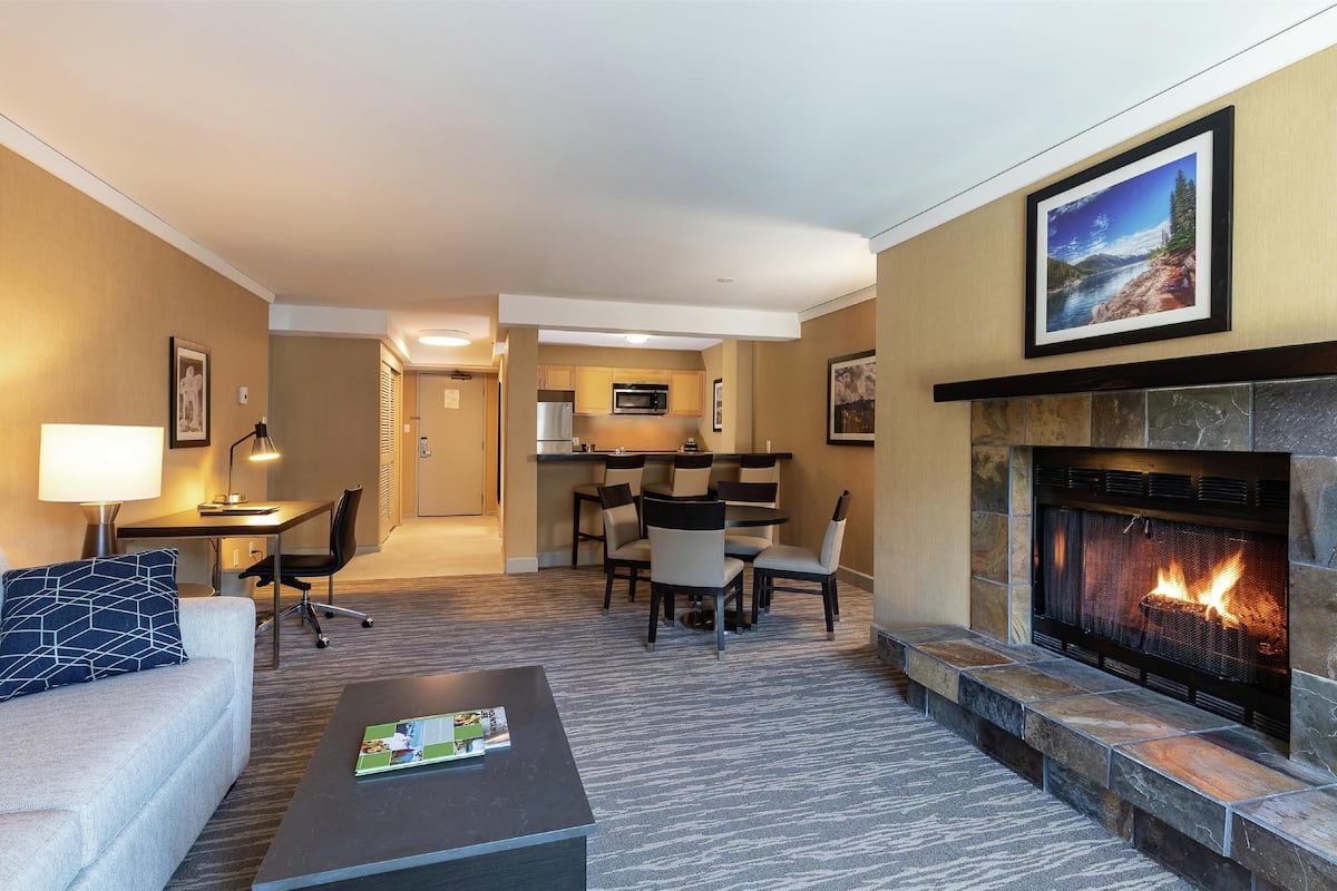 Blackcomb One Bedroom Suite | Premium bedding, down comforters, in-room safe, desk