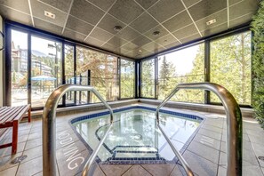 Outdoor pool, open 8:00 AM to 10:00 PM, pool umbrellas, sun loungers