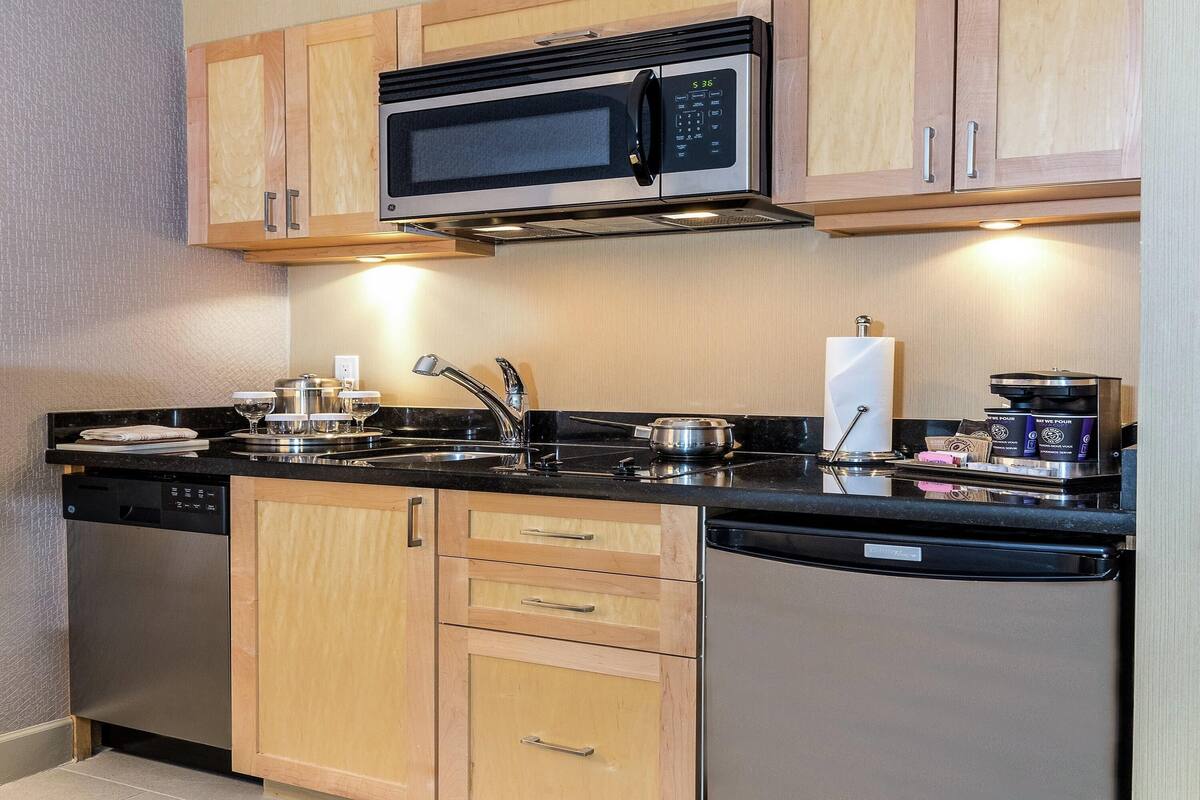 fridge, coffee/tea maker, high chair