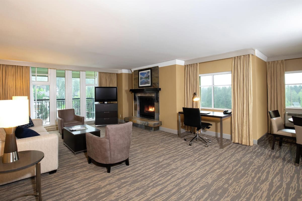 Suíte, 1 cama King e sofá-cama (Harmony, Steam Room) | Vista do quarto