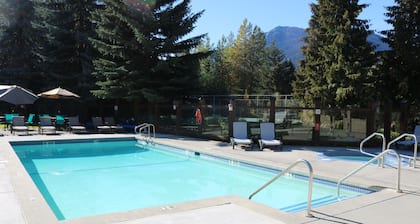 Tantalus Resort Lodge