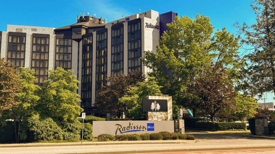 Radisson Blu Vancouver Airport Hotel & Marina