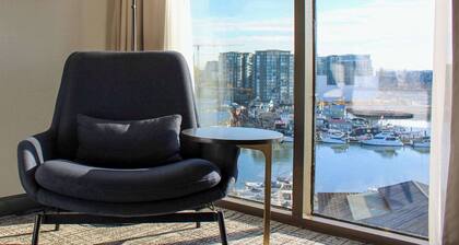 Radisson Blu Vancouver Airport Hotel & Marina
