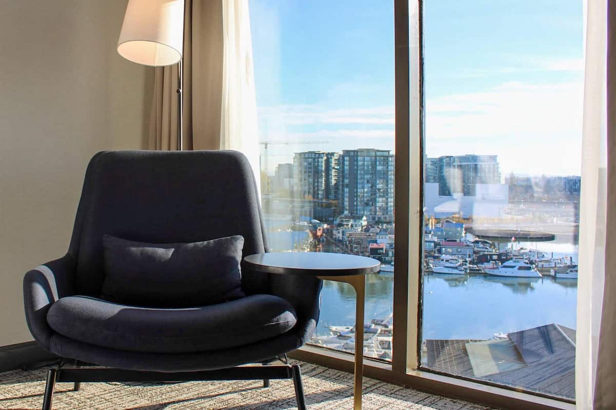 1 bedroom, in-room safe, desk, blackout curtains