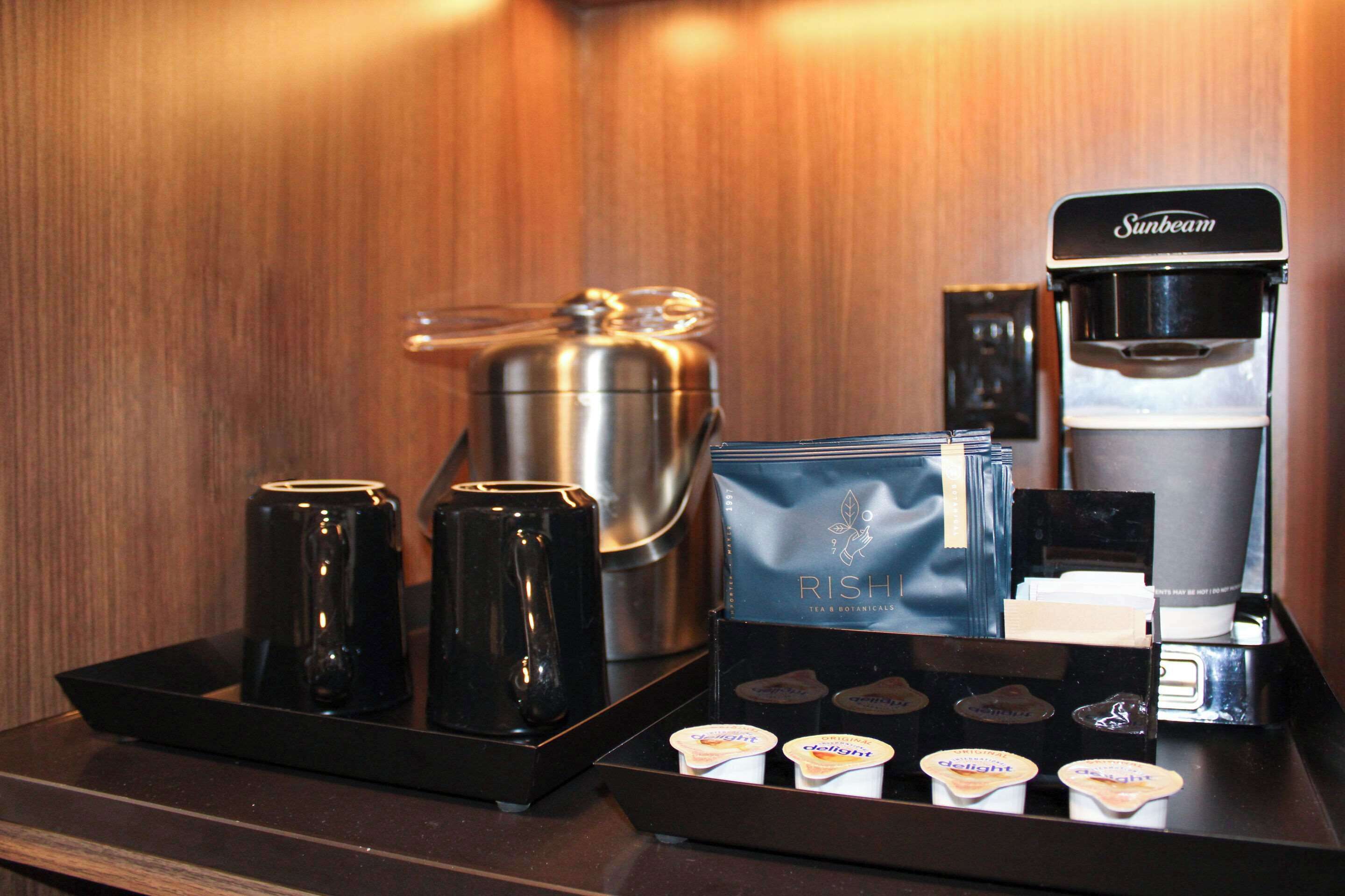 1 bedroom, in-room safe, desk, blackout curtains