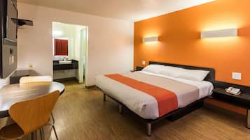 Minibar, desk, free WiFi, bed sheets