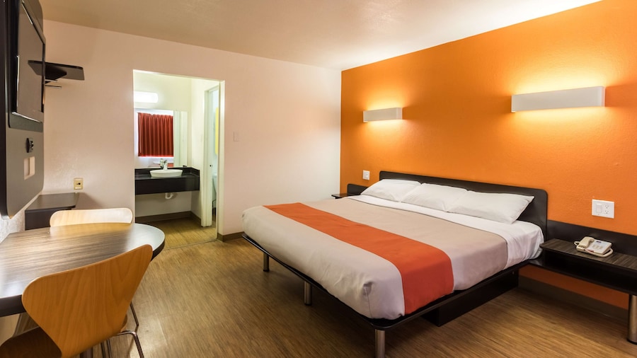 Motel 6 Stephenville, TX