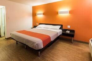 Minibar, desk, free WiFi, bed sheets