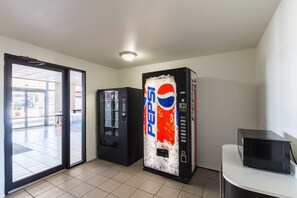 Vending machine - Motel 6 Stephenville, TX (Stephenville)