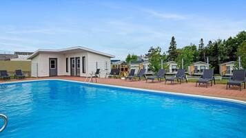 Seasonal outdoor pool