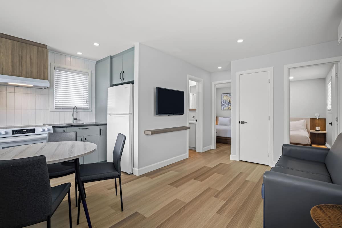 Cottage, Multiple Beds, Non Smoking, Kitchen (Sofa Bed) | Premium bedding, individually decorated, individually furnished, desk