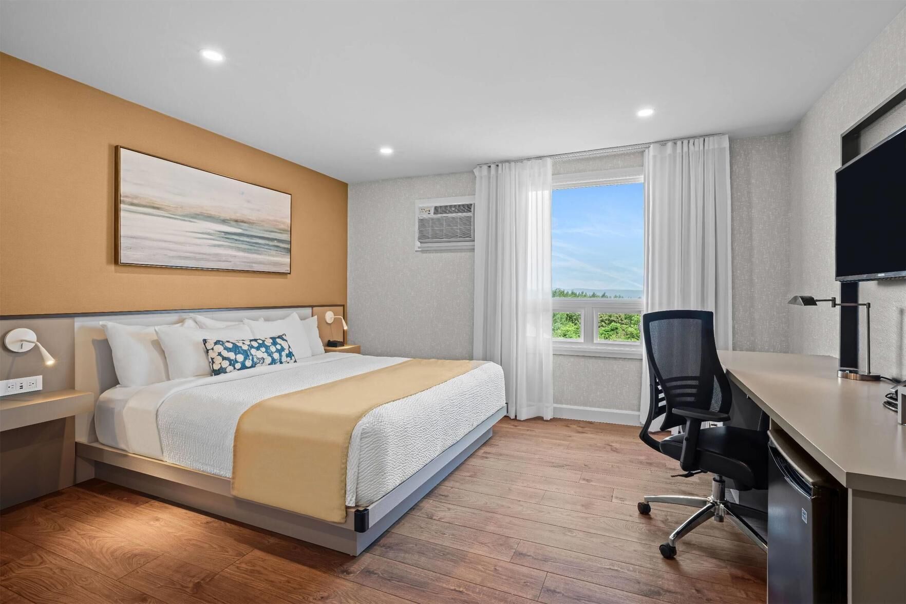 Premium bedding, individually decorated, individually furnished, desk