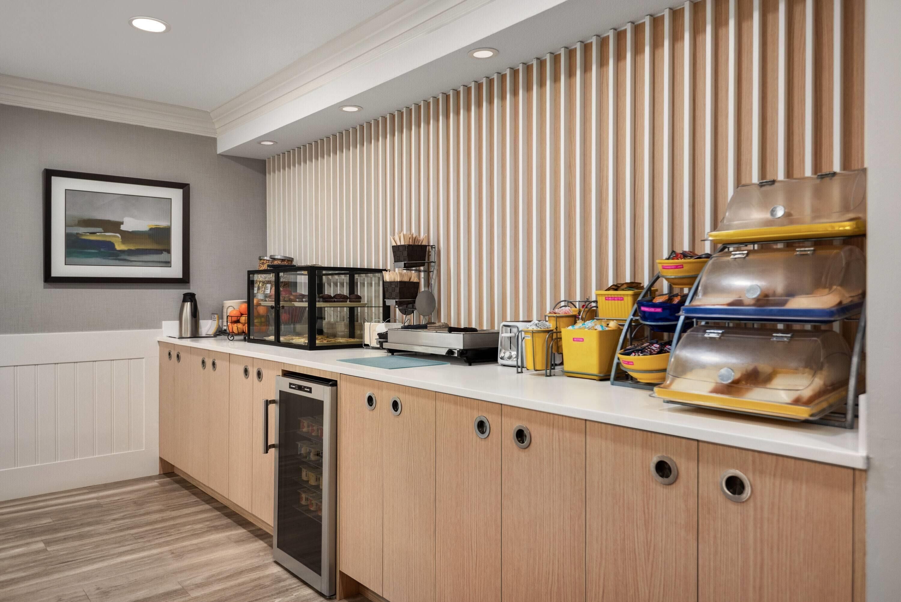 free daily continental breakfast