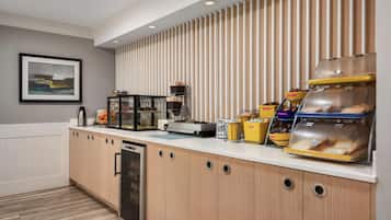 Free daily continental breakfast