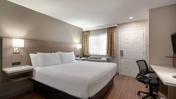 Camera, 1 letto king, accessibile ai disabili, non fumatori (Mobility, Roll-In shower) | Postazione laptop, tende oscuranti, ferro/asse da stiro, Wi-Fi gratuito