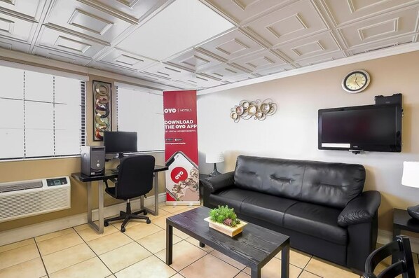 Sports facility - OYO Hotel Eloy/ Casa Grande Near I-10 (Eloy)