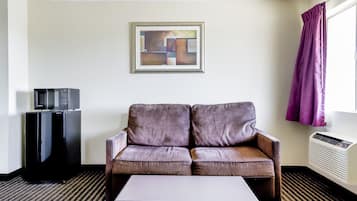 2 Full Bed with Pull Out | Room amenity