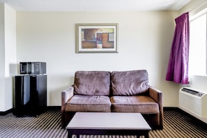 2 Full Bed with Pull Out | Room amenity