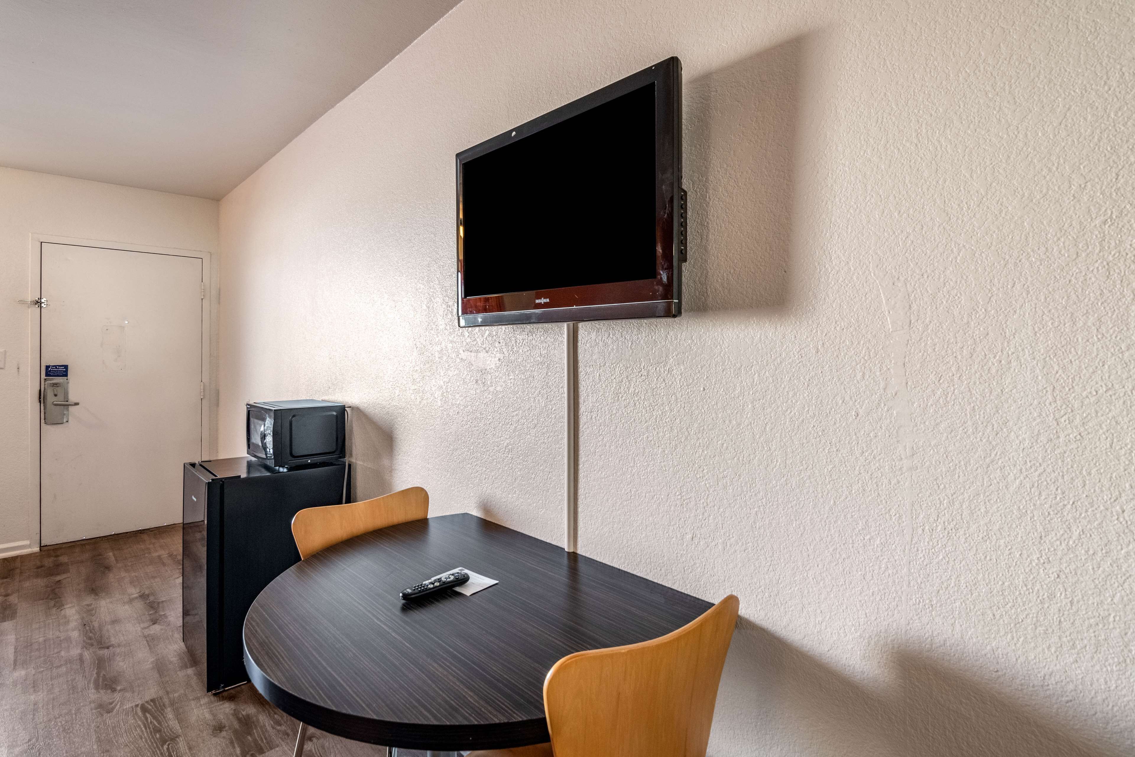 Relax Inn Portsmouth, VA — photo 14