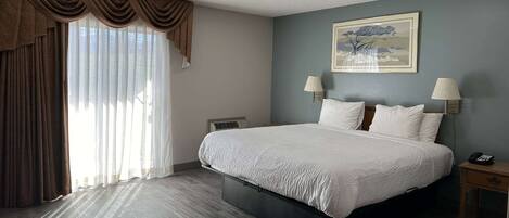 Kamer, 1 kingsize bed, niet-roken | Luxe beddengoed, een kluis op de kamer, individueel gedecoreerd