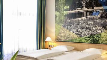 Standard Twin Room, 2 Twin Beds | Hypo-allergenic bedding, in-room safe, desk, blackout drapes