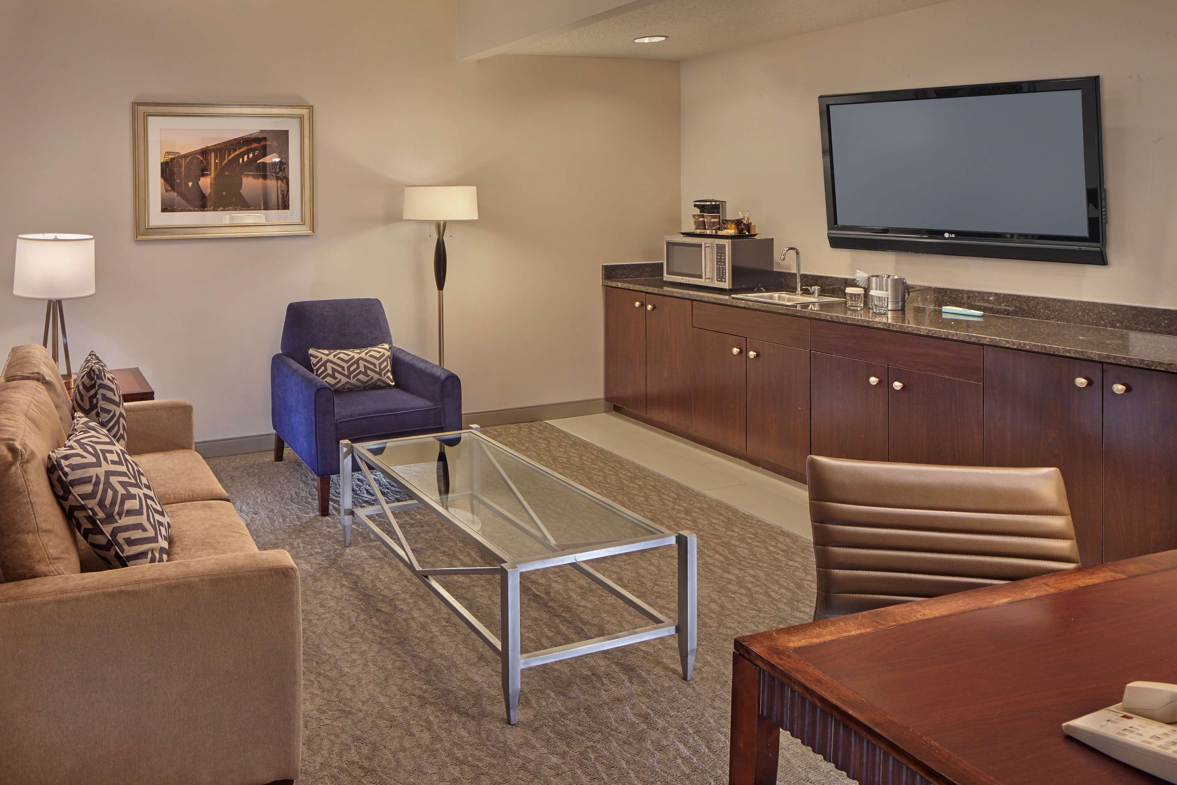 55-inch lcd tv with satellite channels, tv