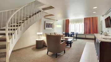 Suite, 1 King Bed, Non Smoking