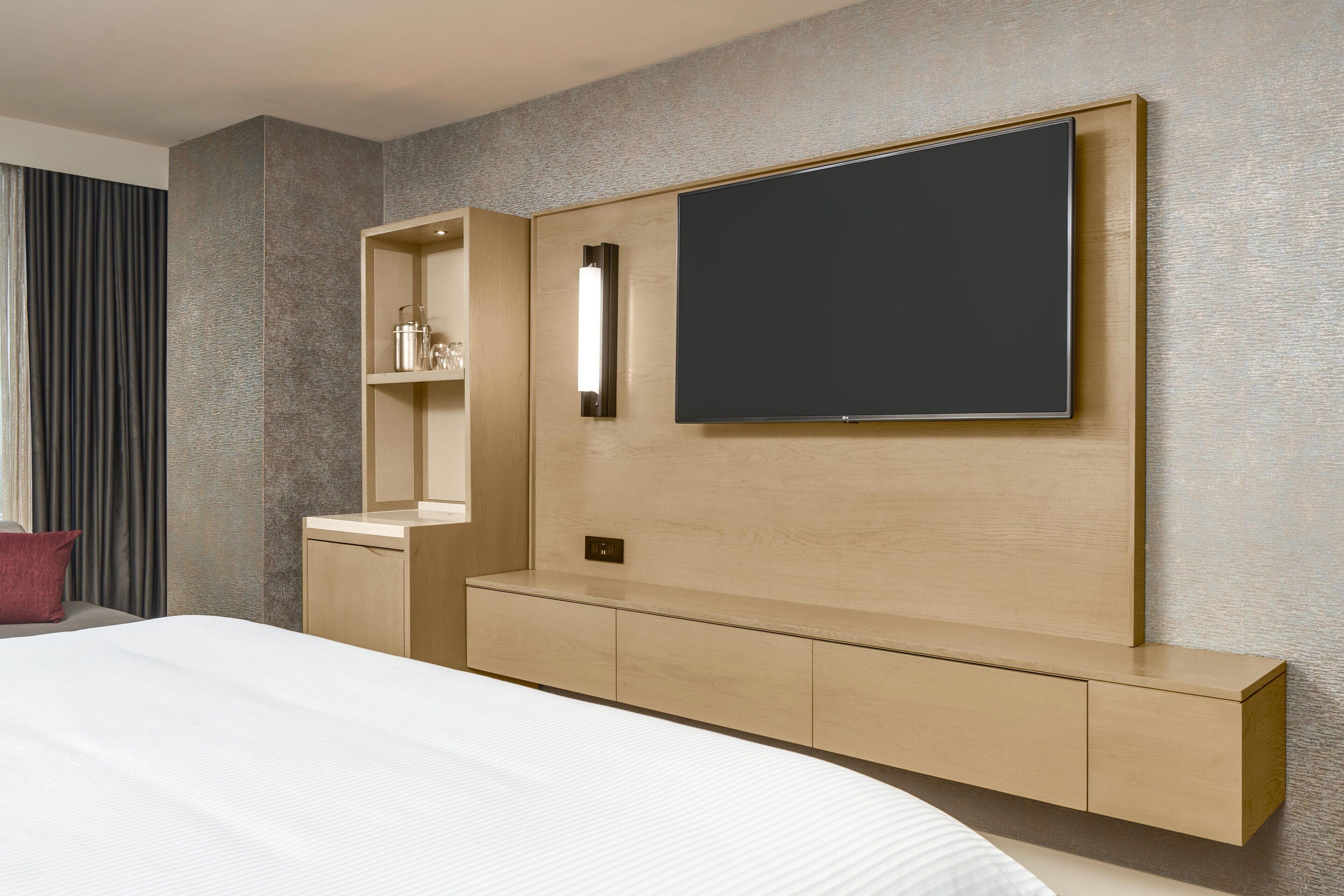 hypo-allergenic bedding, pillow-top beds, in-room safe, desk