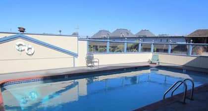 Monterey Fairgrounds Inn