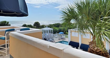 Royal Mansions Resort