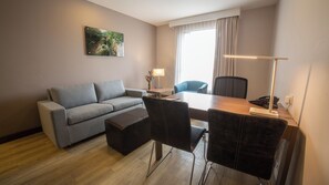 1 bedroom, Egyptian cotton sheets, premium bedding, down comforters - Embassy Suites by Hilton Bogota - Rosales (Bogotá)