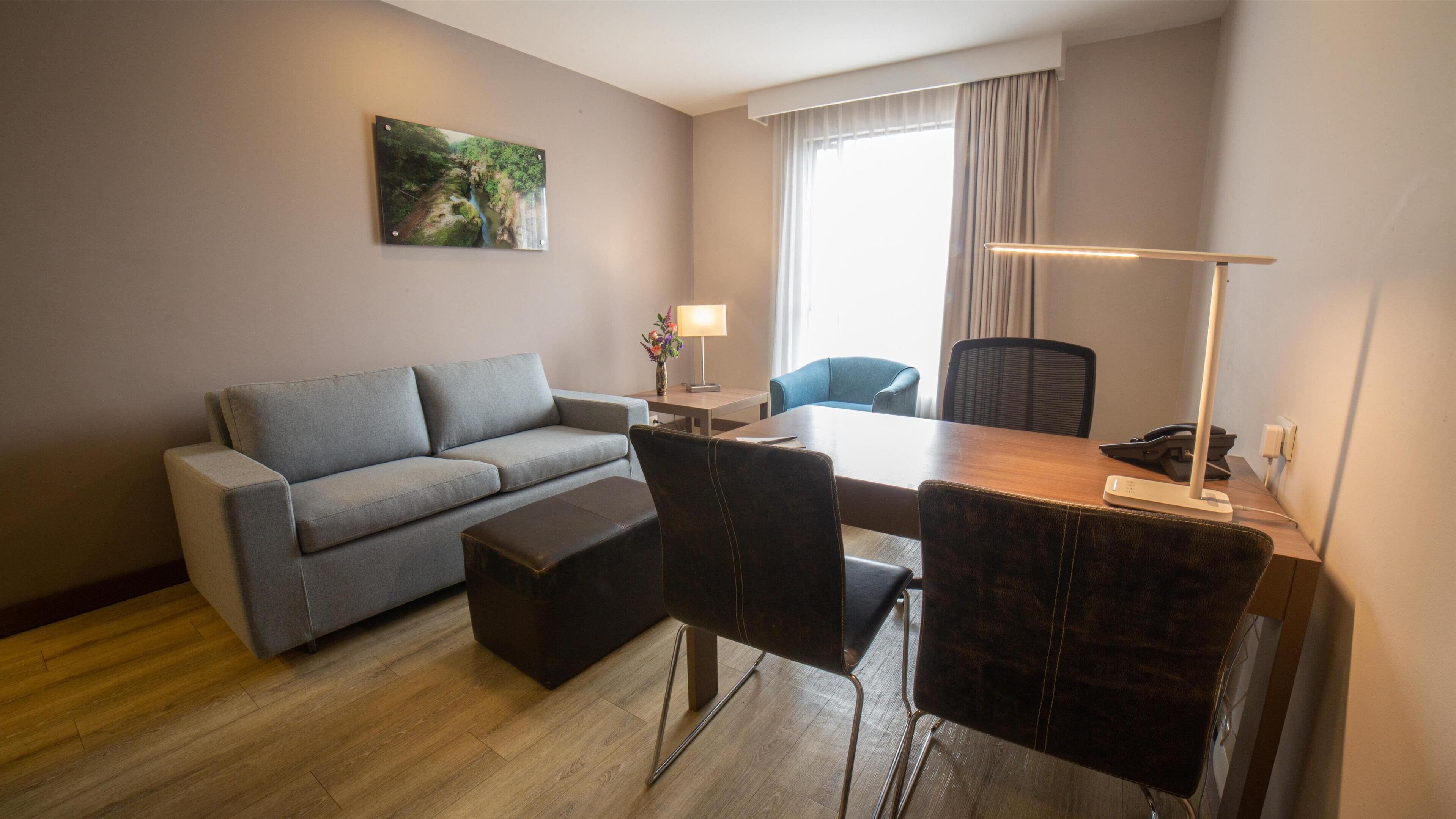 37-inch flat-screen tv with cable channels, tv