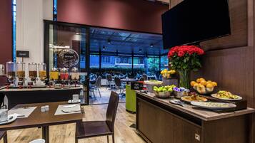Der serveres morgenmad, frokost og aftensmad