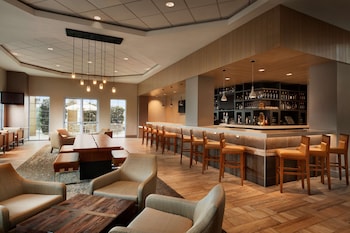 Bar (on property) at Embassy Suites by Hilton Monterey Bay Seaside