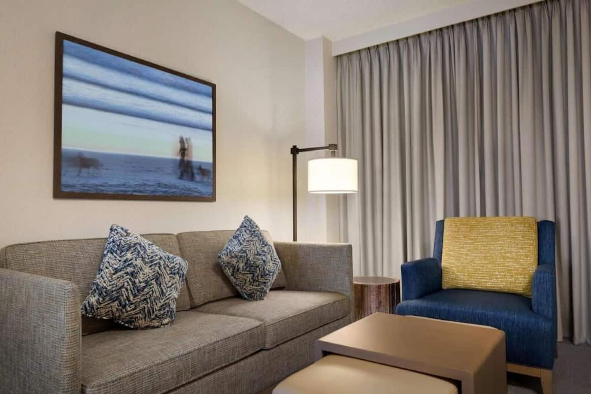 Living area | 55-inch TV with cable channels, Netflix, pay movies