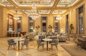 2 restaurants, breakfast, lunch, dinner served; American cuisine