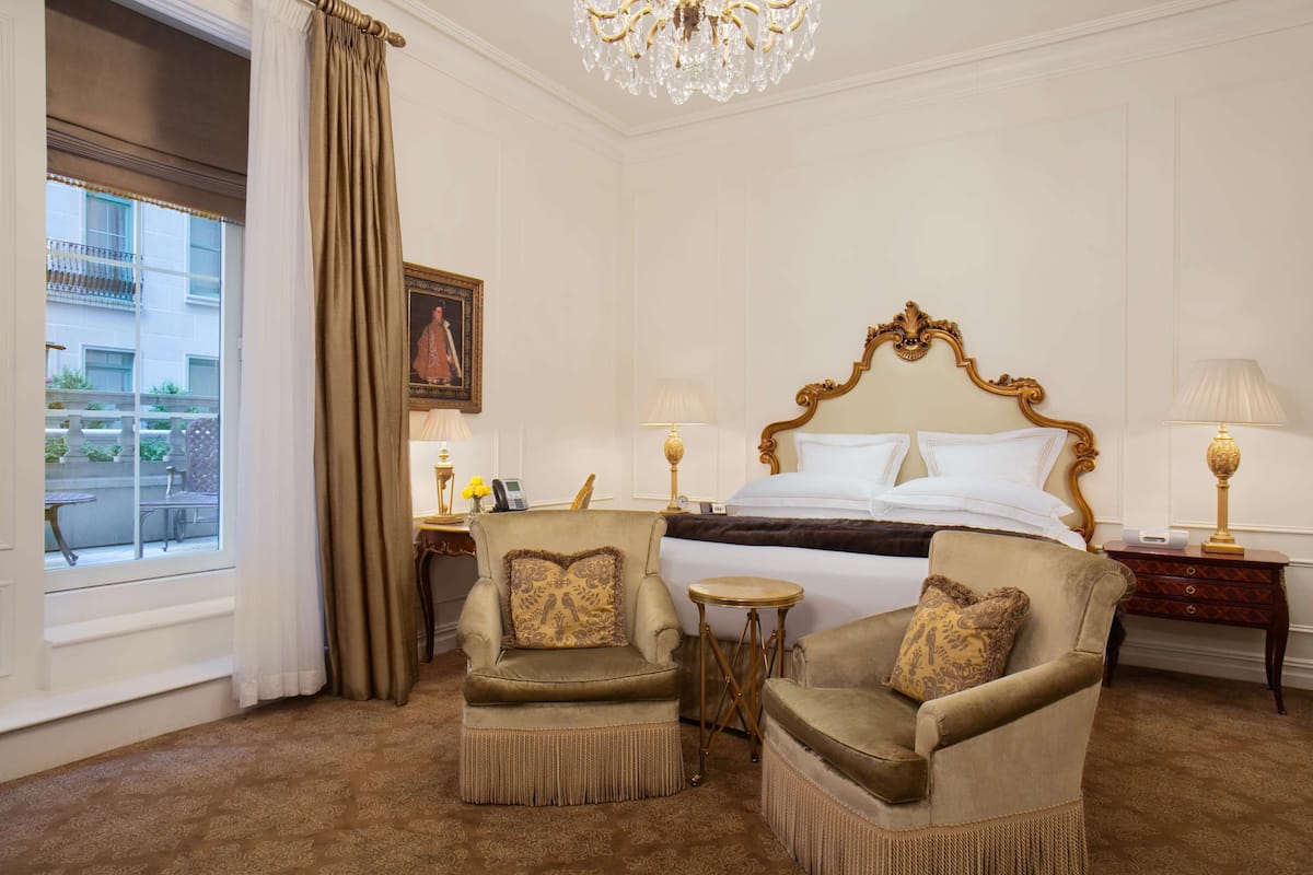 Ropa de cama de alta calidad, cubrecamas y colchones con pillow-top