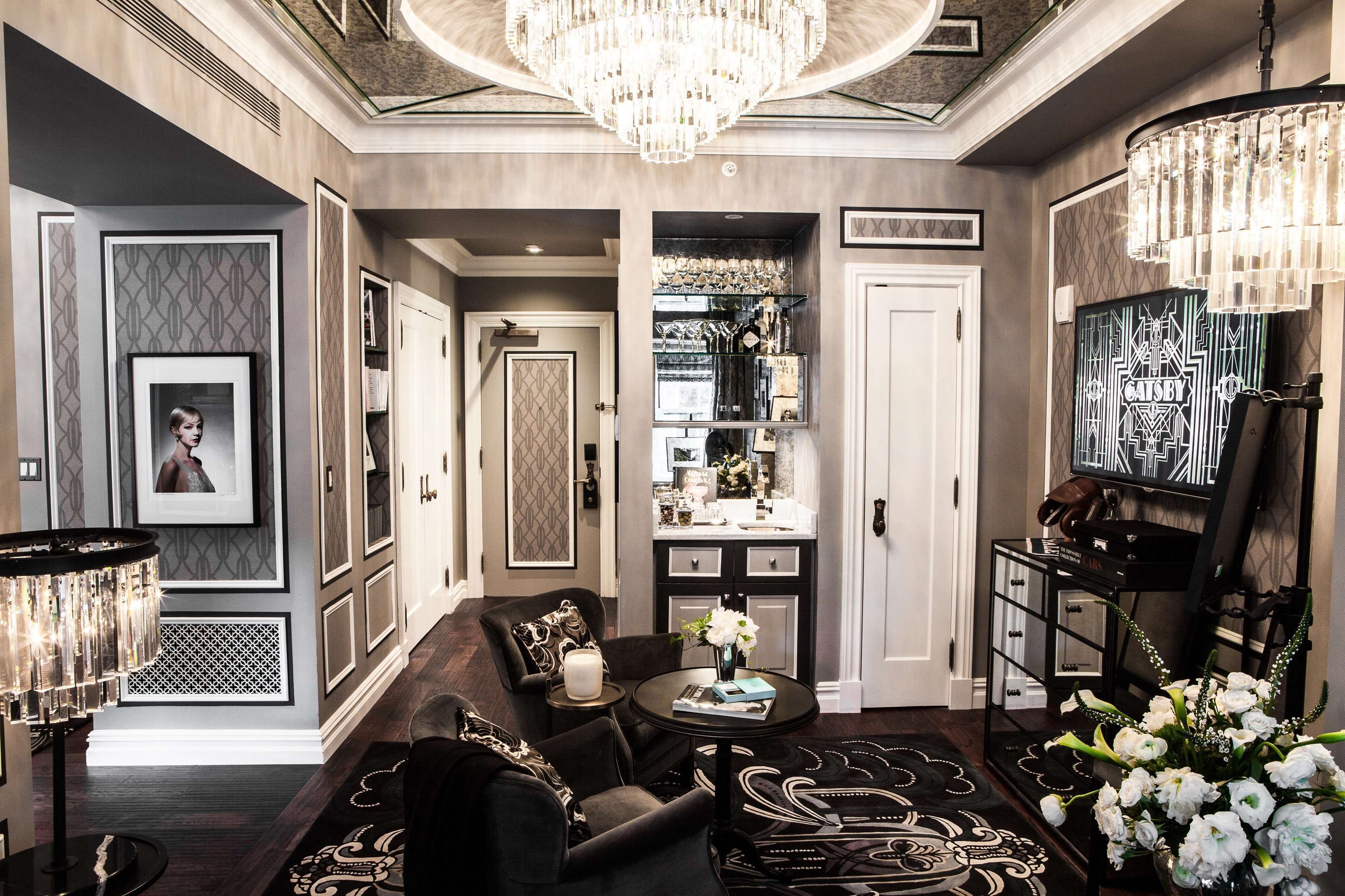 gatsby suite king | premium bedding, down duvets, pillow-top beds, minibar